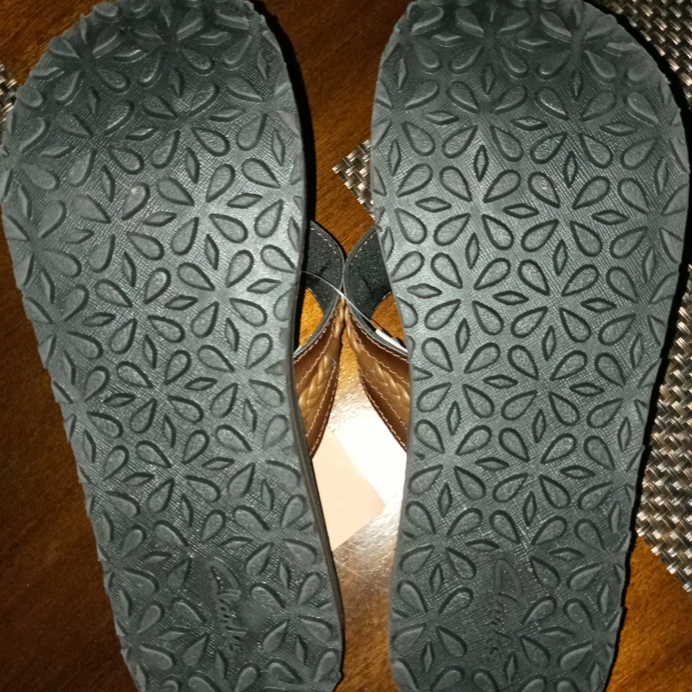 Sandals - Picture 4 of 4